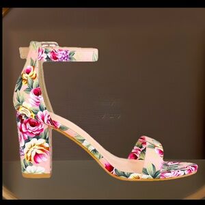 Elegant Perphy Red Floral Printed Open Toe Ankle Strap Chunky Heels Sandals NWT